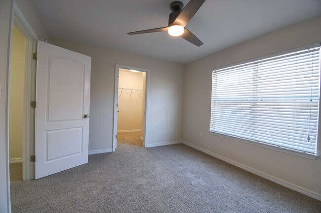 Building Photo - 735 Loblolly Bay Dr