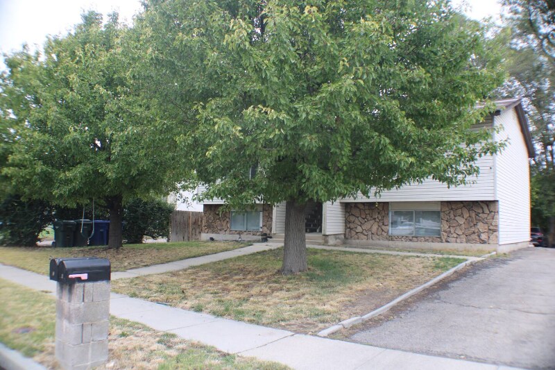 Building Photo - 2530 Hard Rock Dr