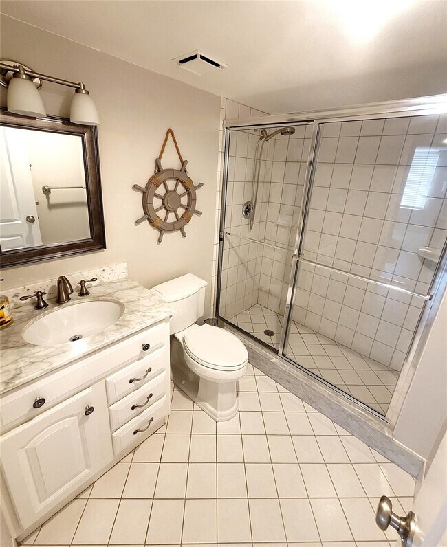 Building Photo - 1009 N Ocean Blvd