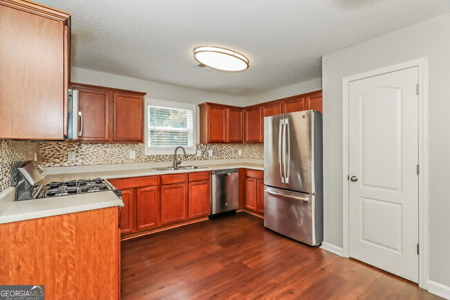 Building Photo - 218 Comet Ct