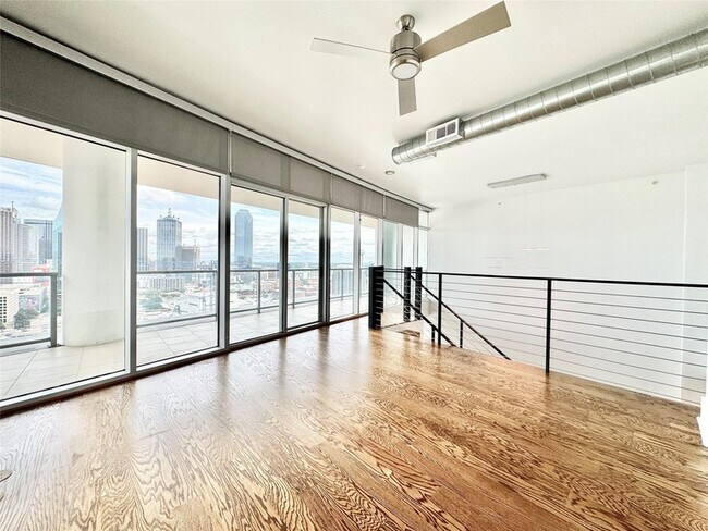 Building Photo - 2500 N Houston St