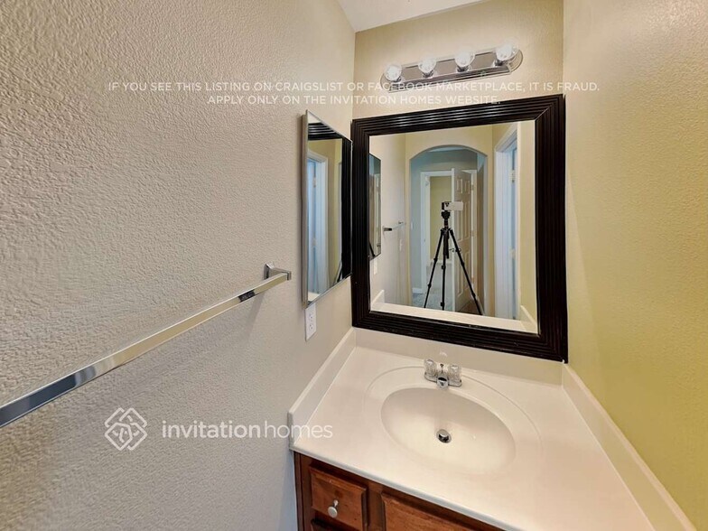 Building Photo - 9180 Giardino Villa St