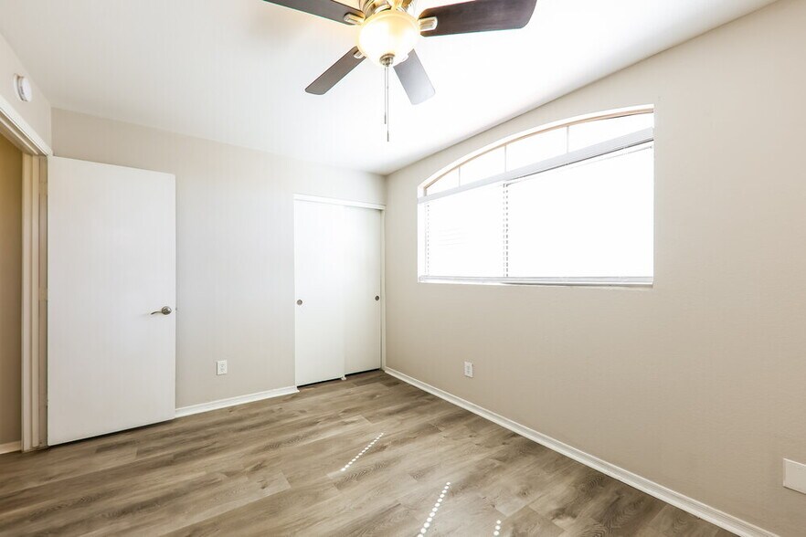 Building Photo - 15052 W Bottle Tree Ave