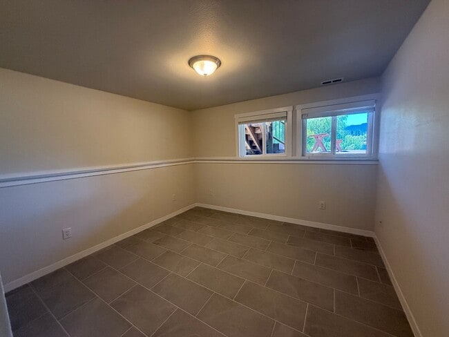 Building Photo - Welcome to your new lake front home in Oly...