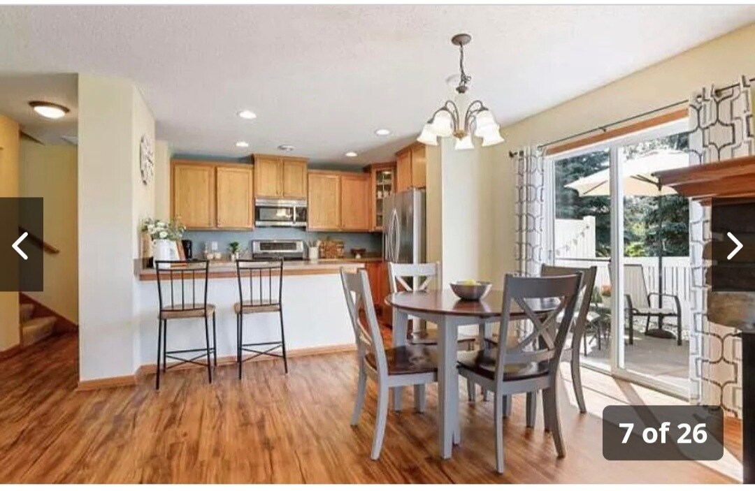 Building Photo - 3239 Oak View Dr