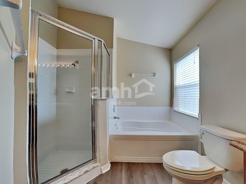 Building Photo - 9312 Hidden Water Cir