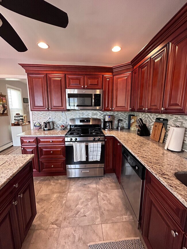 Building Photo - 42 Ella St