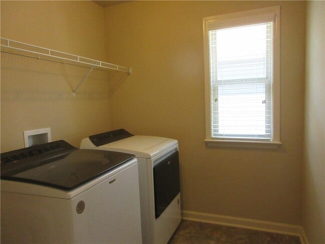 Building Photo - 740 Village Field Ct NW