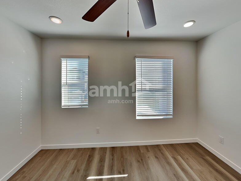 Building Photo - 26153 E Calhoun Pl