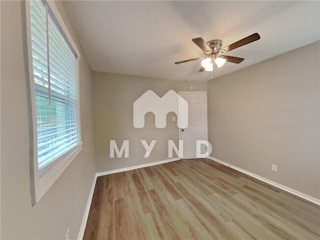 Building Photo - 406 Blair Villa Dr SE