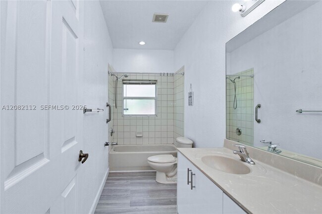 Building Photo - 5603 Polk St