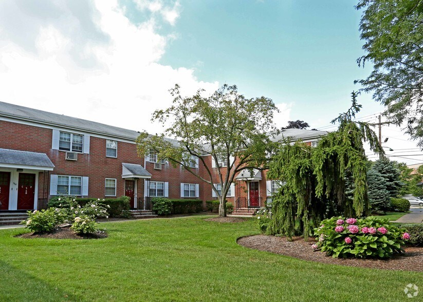 Briarwood Apartments 572 Main St Hackensack NJ 07601 Apartment Finder
