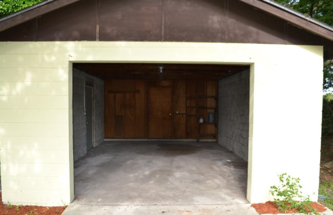 Building Photo - 1932 Pullman Ct