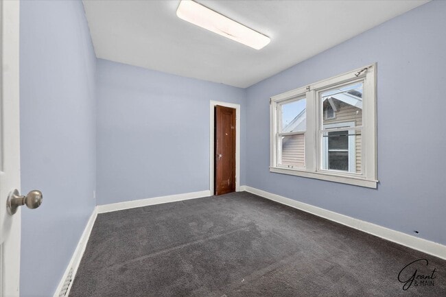 Building Photo - $1550 4 bedroom