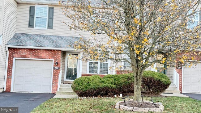 Building Photo - 506 Quincy St