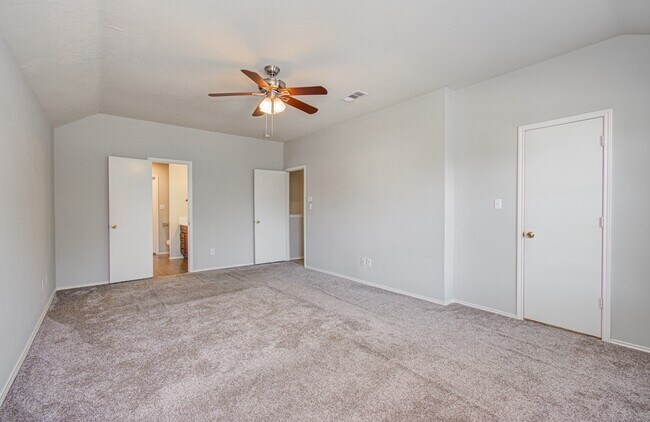 Building Photo - 16126 Coleburn Dr