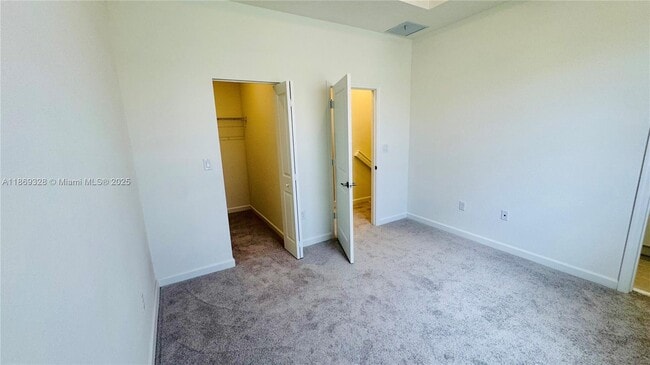 Building Photo - 2632 SE 27th Dr