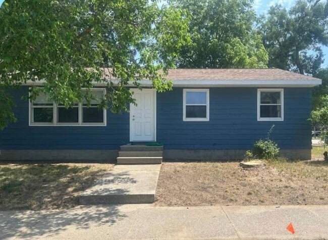 Building Photo - 520 S Eastern Ave