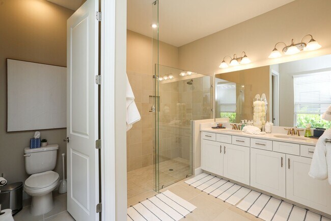 Building Photo - BRAND NEW** STUNNING POOL HOME**PROFESSIONALLY DECORATED**3 BEDS + DEN/ 3 FULL BATHS***ESPLANADE ...