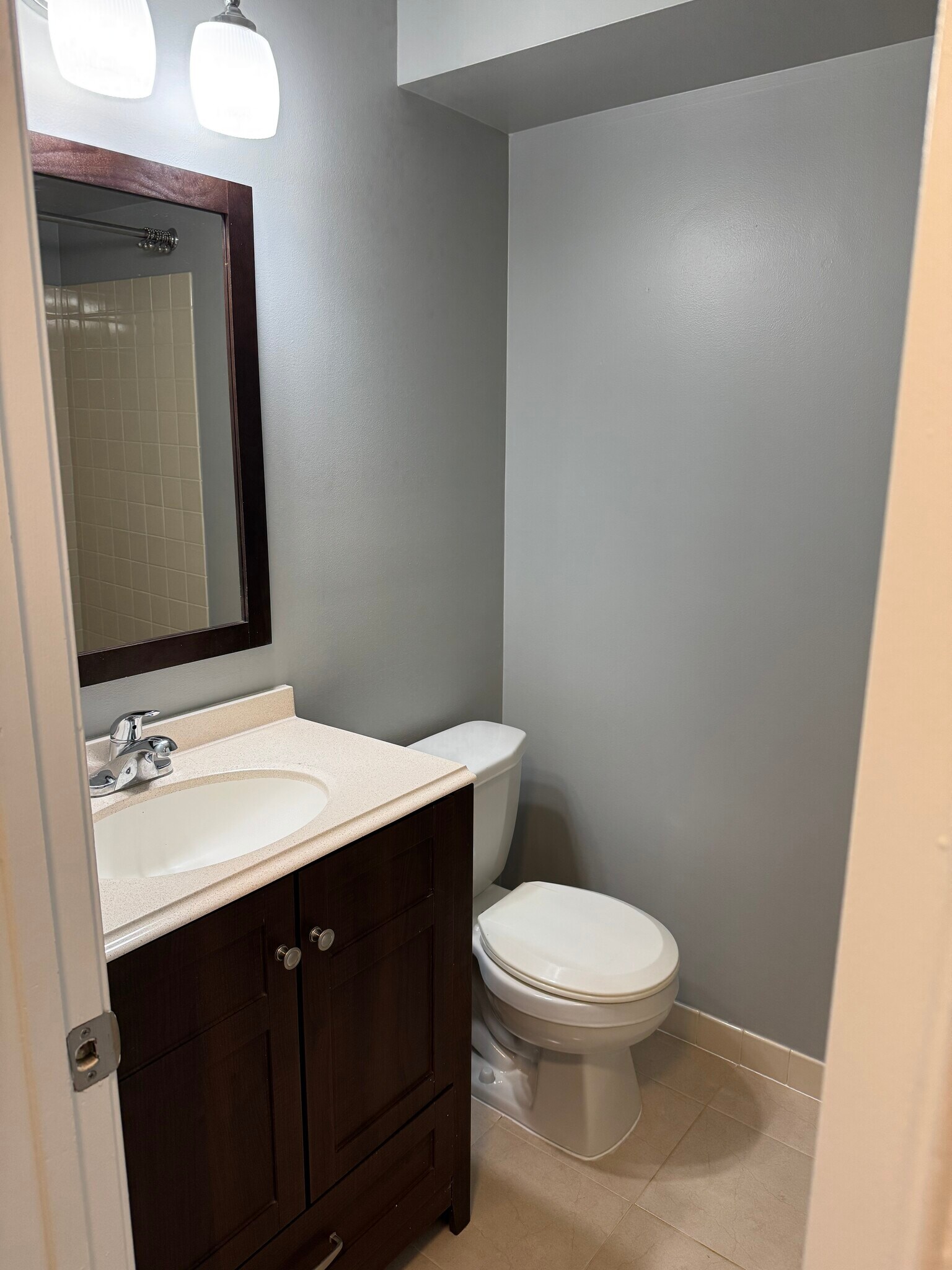 Building Photo - 1008 Barry Ct