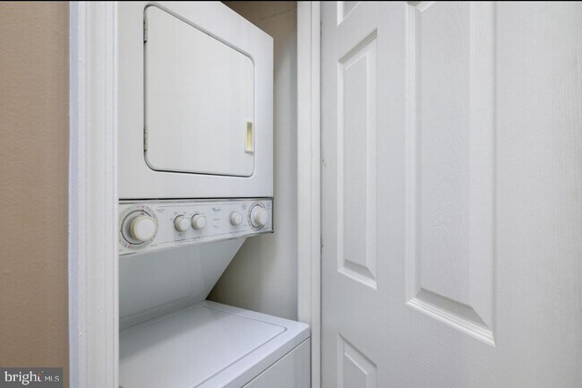 Building Photo - 14317 Climbing Rose Way