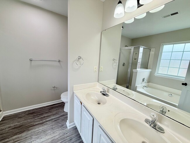 Building Photo - 4504 Biesterfield Dr