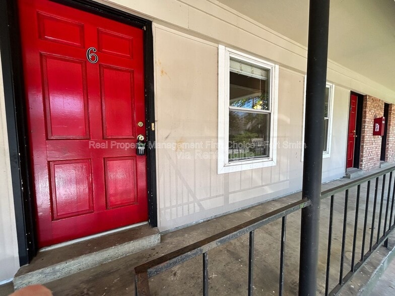 Building Photo - 2301 S V St