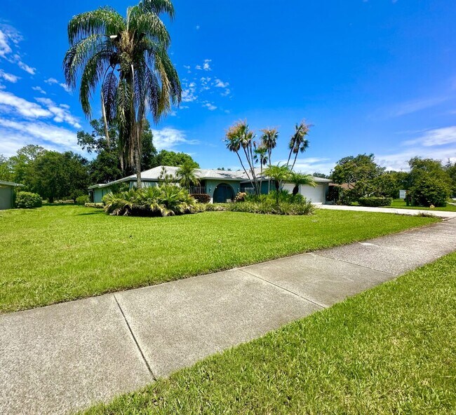 Building Photo - 2780 Landmark Dr