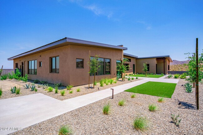 Building Photo - 15322 N Sandy Blf Rd