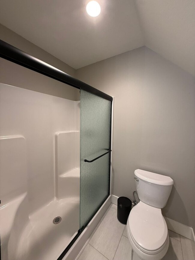 Building Photo - Elegant and Luxurious Cottage Grove Home