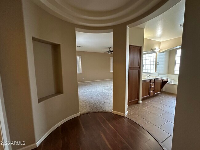 Building Photo - 12534 W Solano Dr