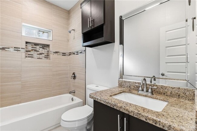 Building Photo - 14 Lancelot