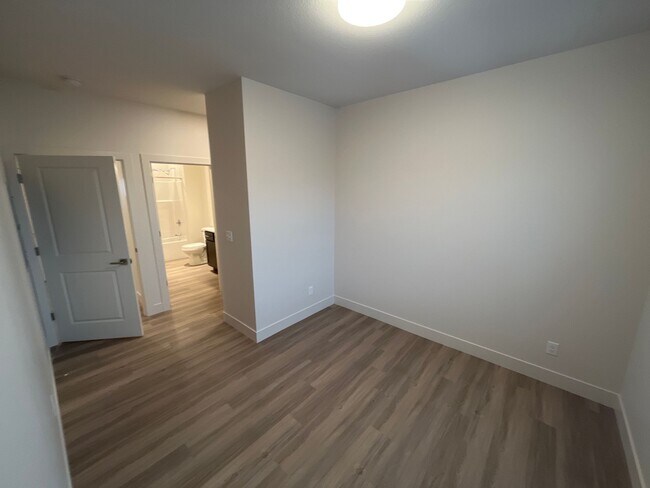 Building Photo - Reserve Arcola Duplexes - Now Pre-Leasing!