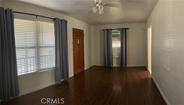 Building Photo - 690 E Cypress Ave