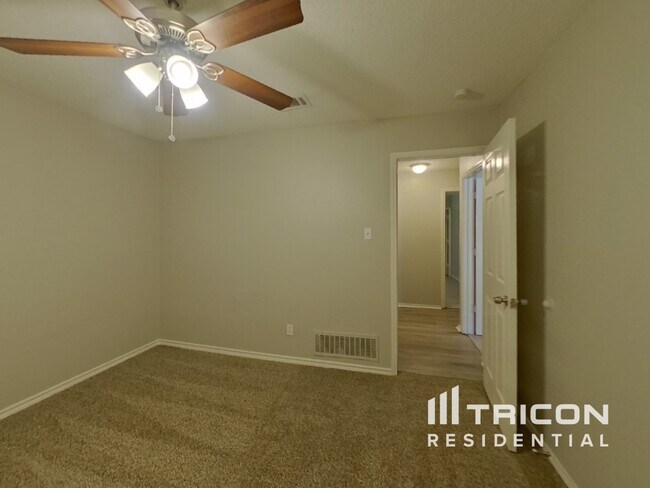 Building Photo - 6408 Alta Vista Dr