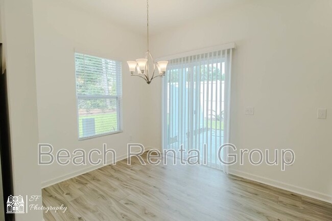 Building Photo - 115 Crescent Wy