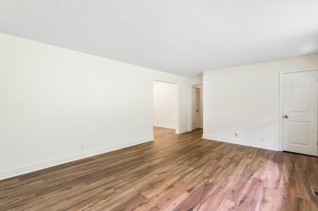 Building Photo - 1331 Phils Dr