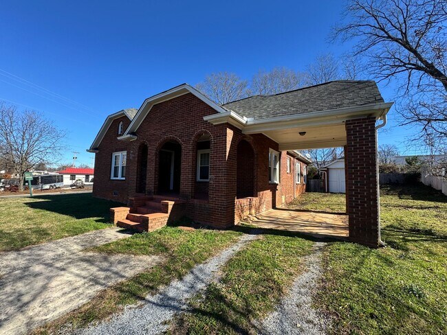 Primary Photo - 3/2 in Kings Mountain, NC