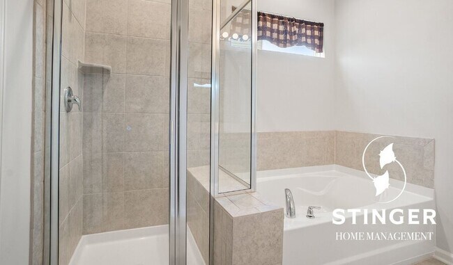 Building Photo - 70 Keowee Ln