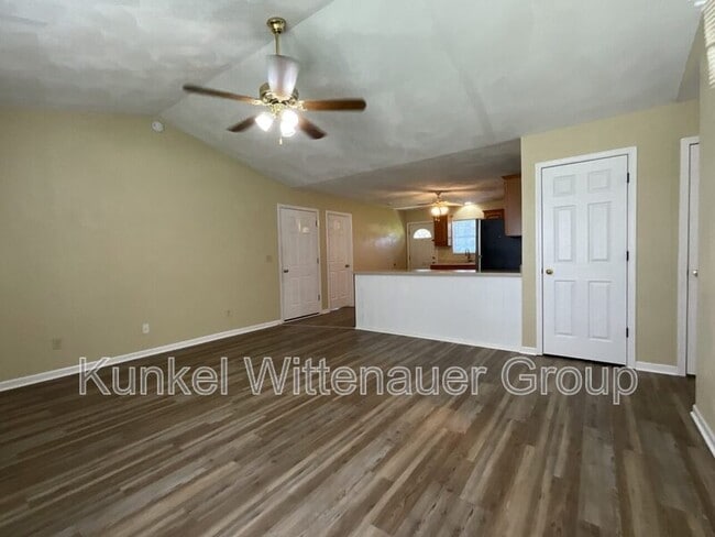 Building Photo - 504 Draco Dr