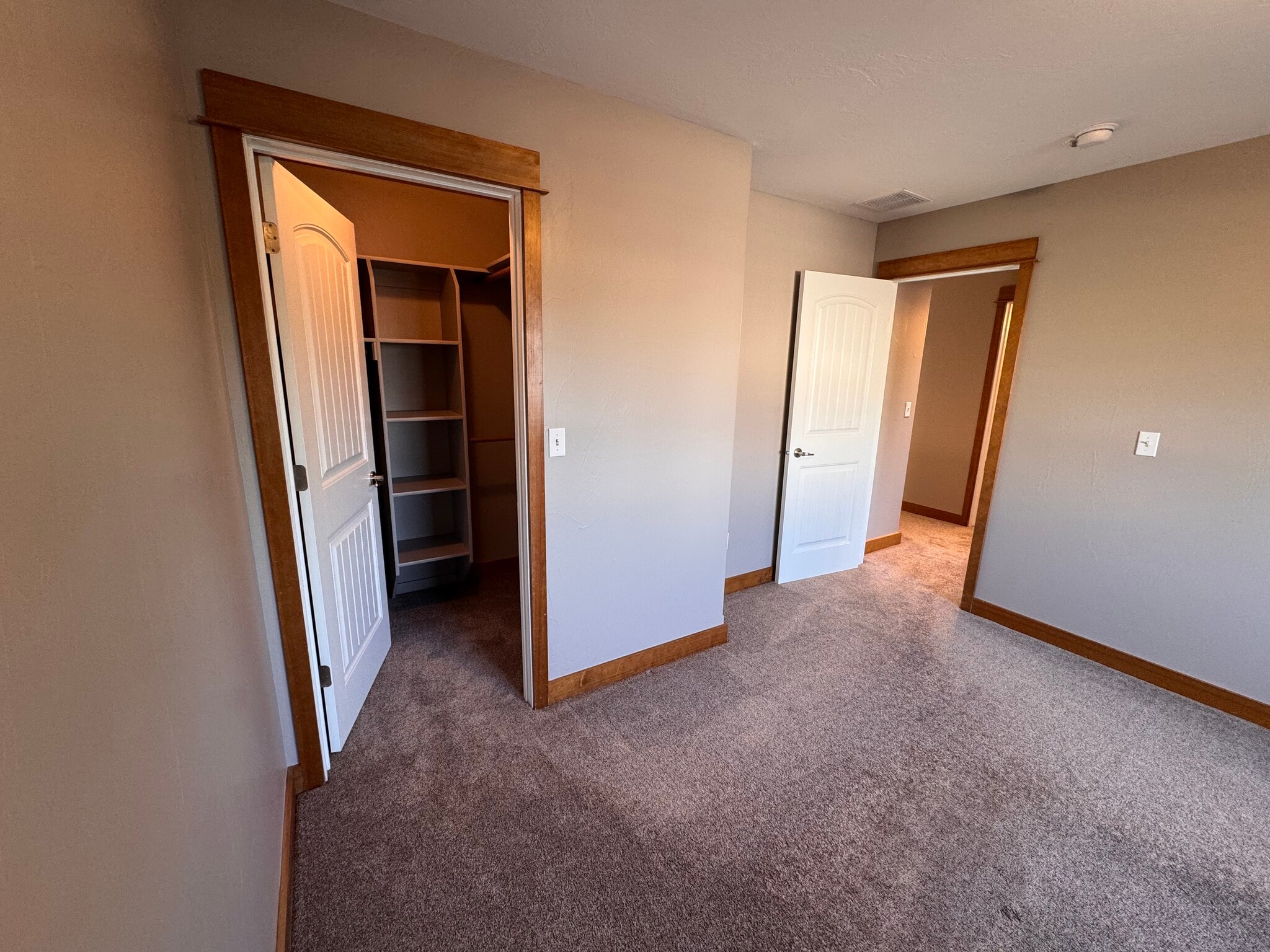 Bedroom 2 Walkin Closet - 5485 Glenellen Dr