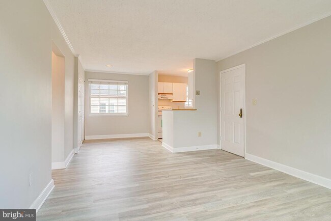 Building Photo - 1708 W Abingdon Dr