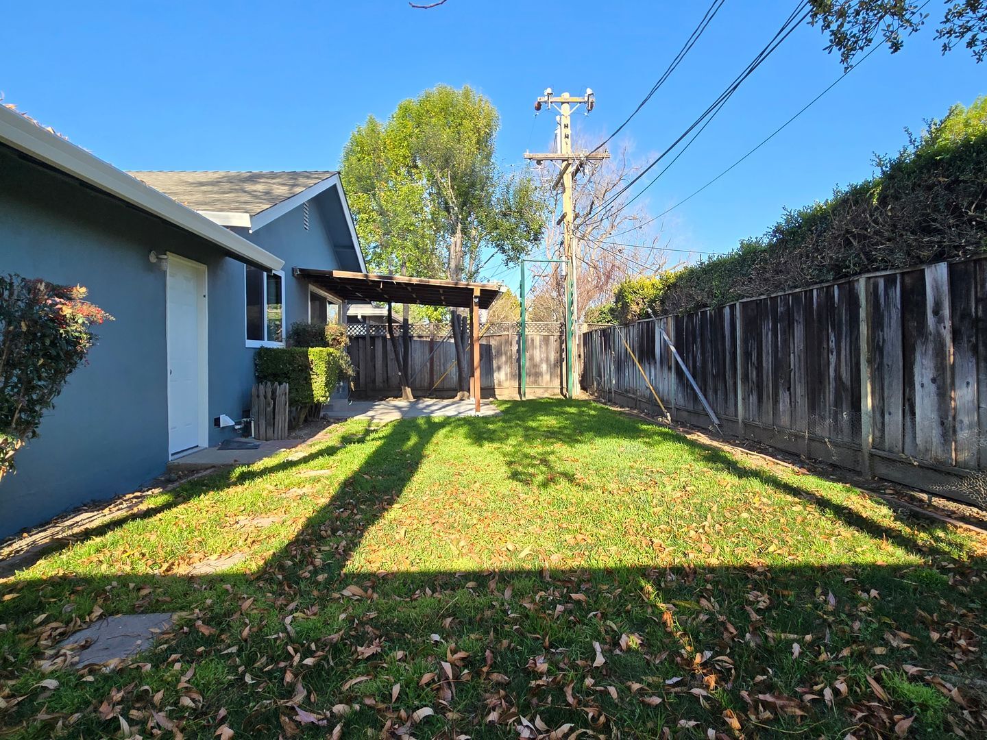 Building Photo - 1542 Parkview Ave