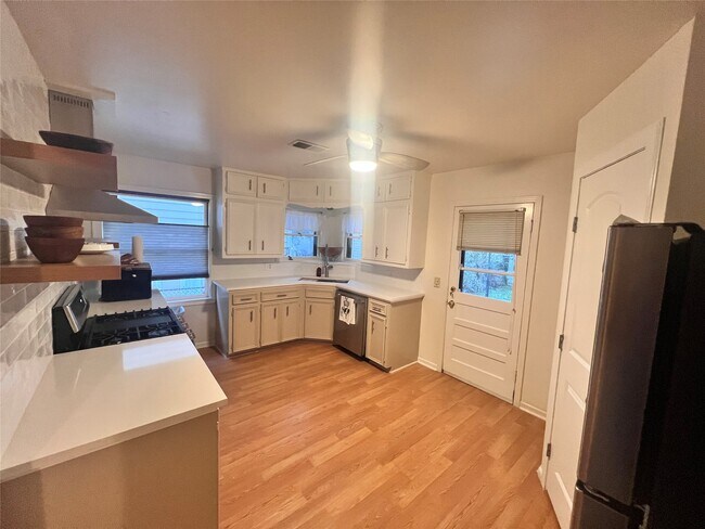 Building Photo - 1212 Avenue H