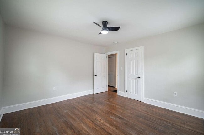 Building Photo - 2137 Delowe Dr