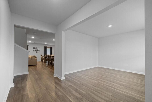 Building Photo - 5213 Peach Dr