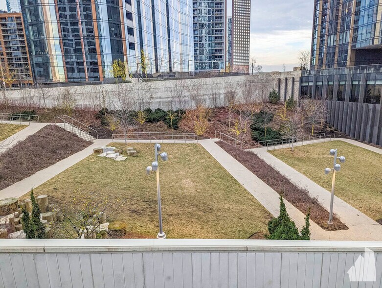 Building Photo - 195 N Harbor Dr