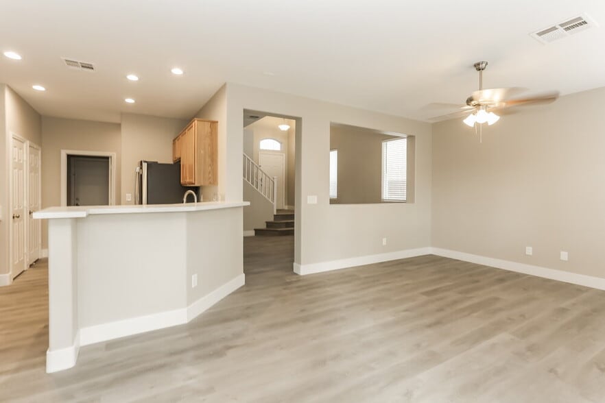 Building Photo - 8072 Farthings Hill Dr