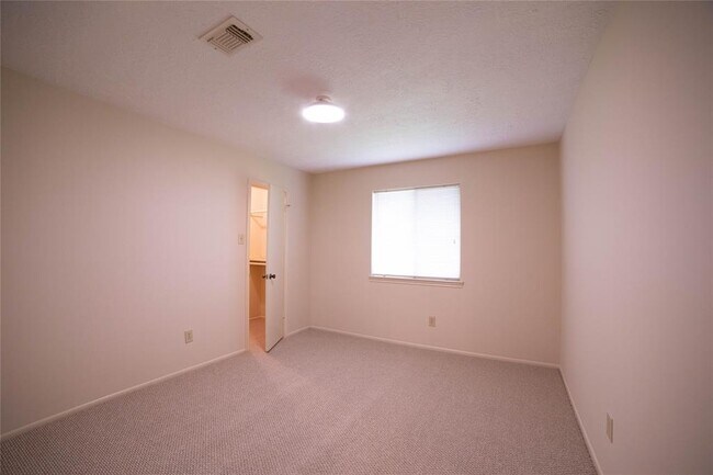Building Photo - 13214 Ensley Wood Dr