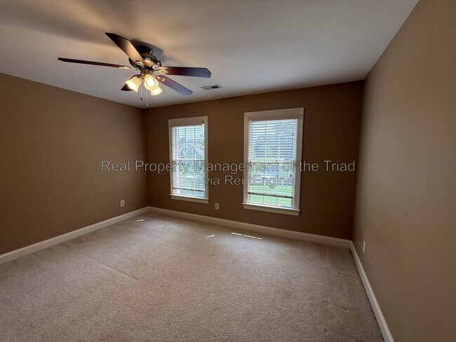 Building Photo - 1016 Longhorn Ct